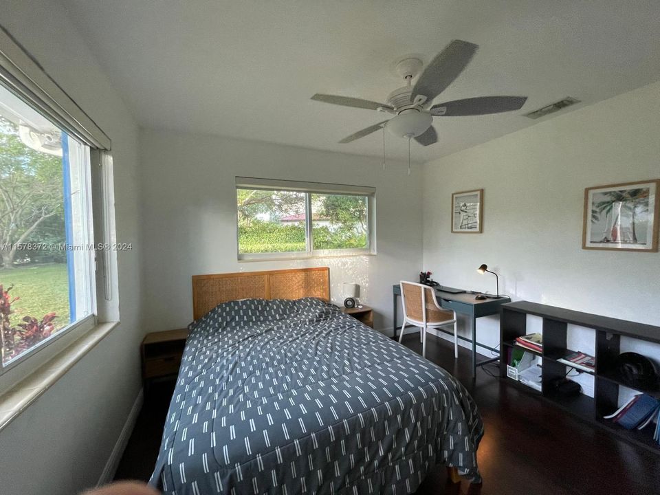 Active With Contract: $7,900 (3 beds, 2 baths, 2324 Square Feet)