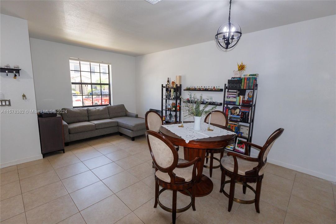 Active With Contract: $415,000 (3 beds, 2 baths, 1524 Square Feet)
