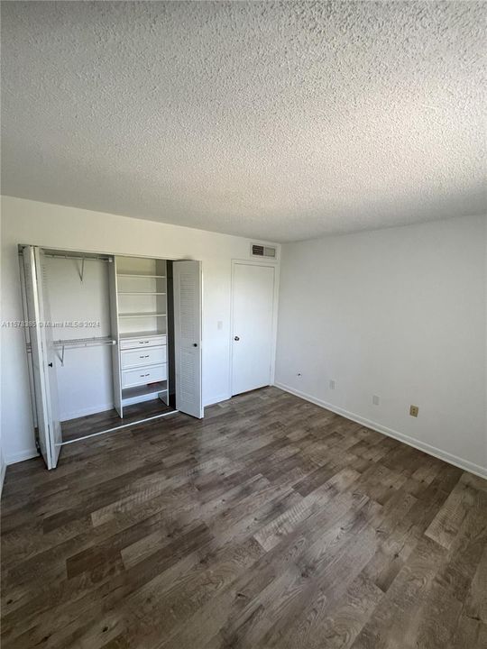 Recently Rented: $1,800 (1 beds, 1 baths, 760 Square Feet)