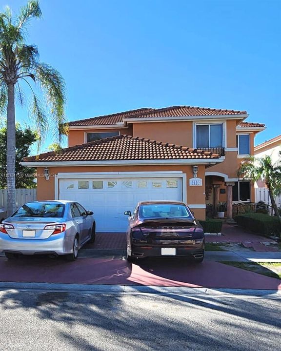 For Sale: $740,000 (4 beds, 3 baths, 3020 Square Feet)