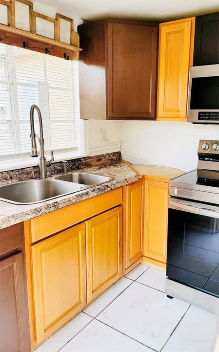 For Rent: $1,500 (1 beds, 1 baths, 800 Square Feet)