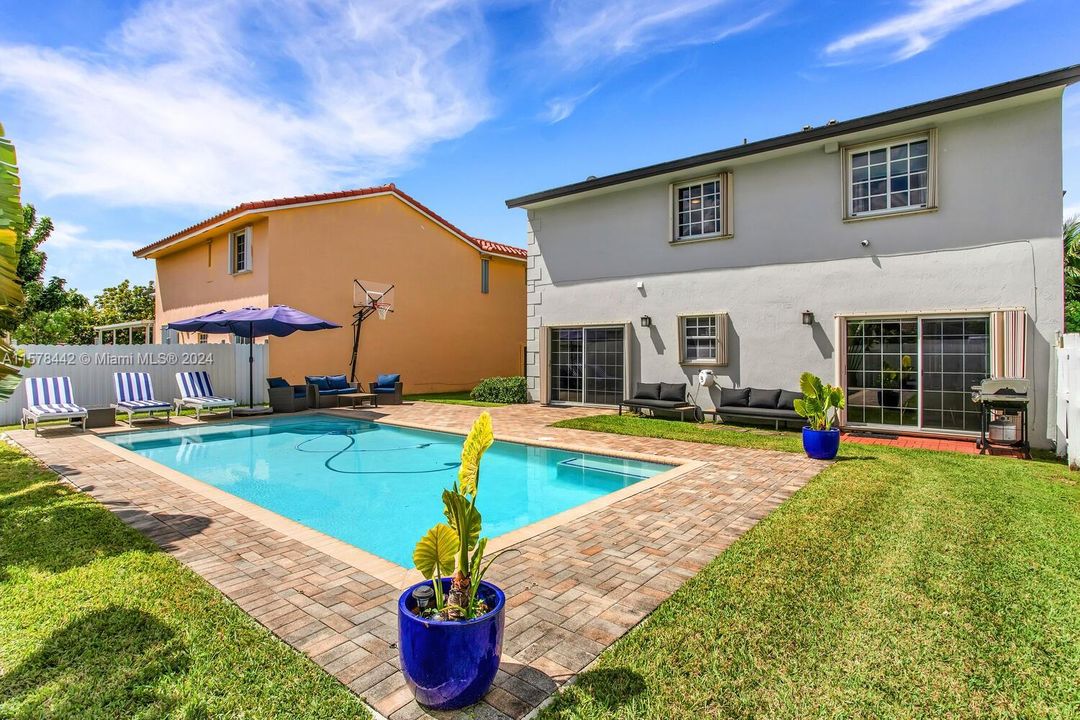 Active With Contract: $873,000 (4 beds, 2 baths, 1783 Square Feet)