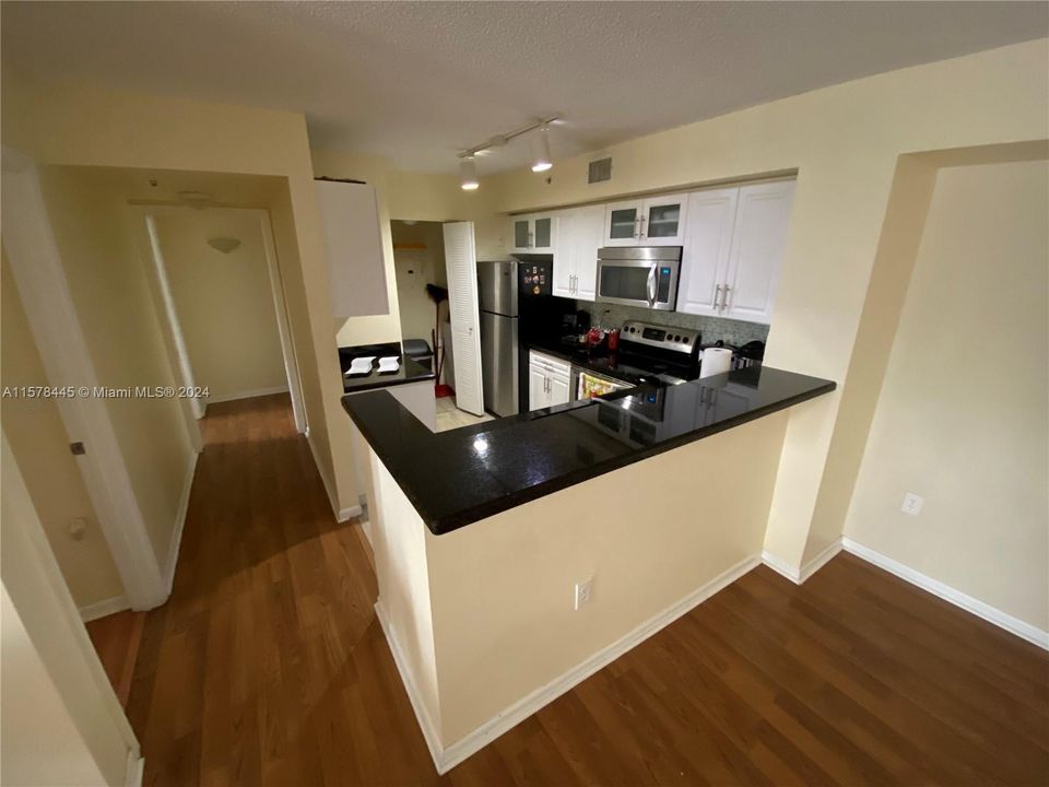 For Sale: $389,900 (3 beds, 2 baths, 1125 Square Feet)