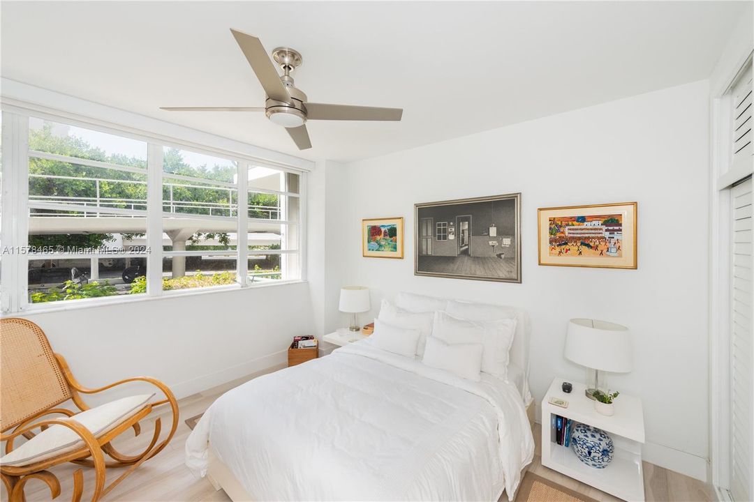 For Sale: $669,000 (2 beds, 2 baths, 1117 Square Feet)
