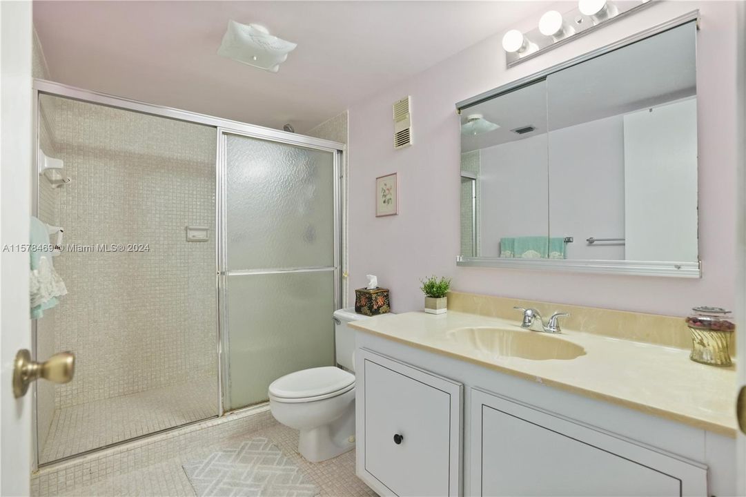 待售: $260,000 (2 贝兹, 2 浴室, 1197 平方英尺)