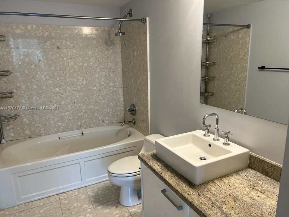 Active With Contract: $3,500 (2 beds, 2 baths, 1179 Square Feet)
