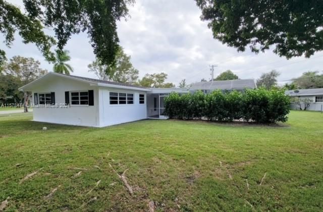 For Sale: $979,000 (3 beds, 2 baths, 1526 Square Feet)