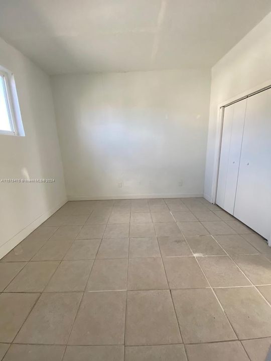 Recently Rented: $1,400 (1 beds, 1 baths, 1500 Square Feet)