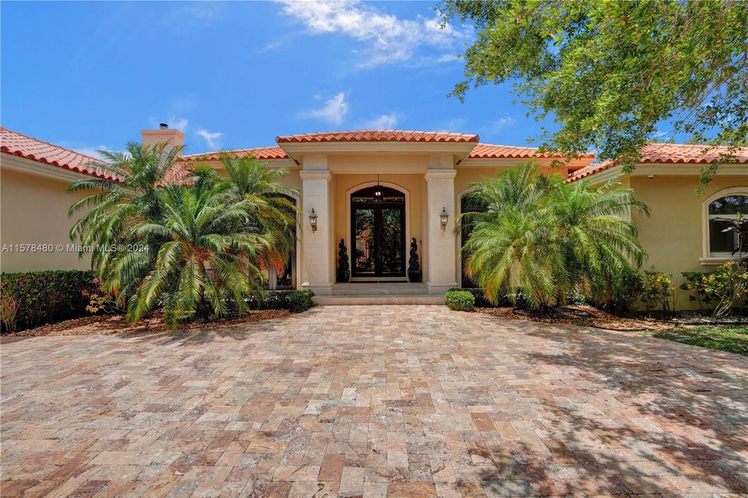 For Sale: $2,390,000 (5 beds, 5 baths, 3963 Square Feet)