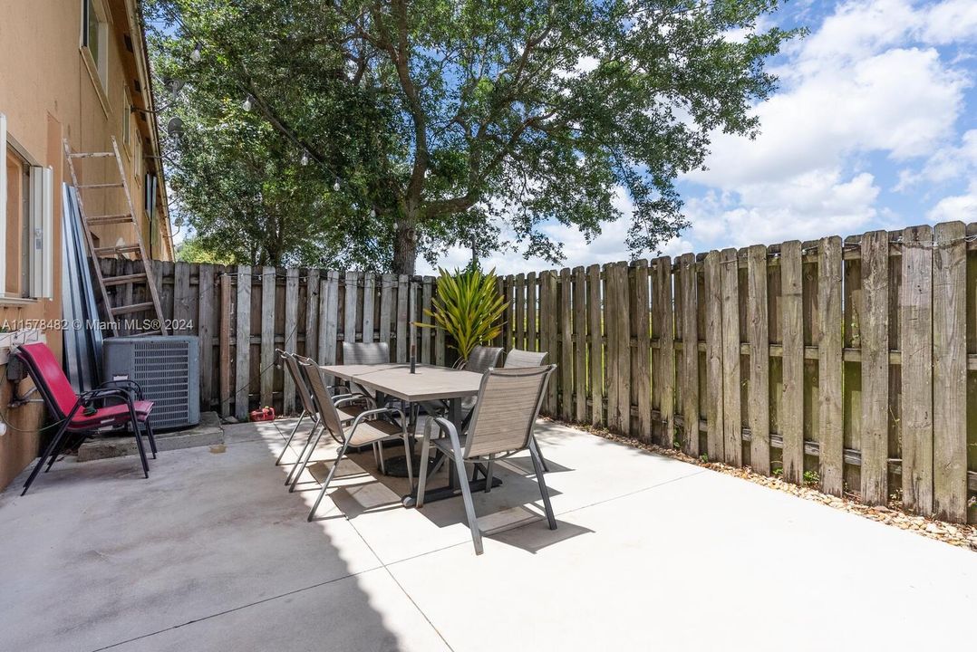 For Sale: $449,000 (3 beds, 2 baths, 1560 Square Feet)