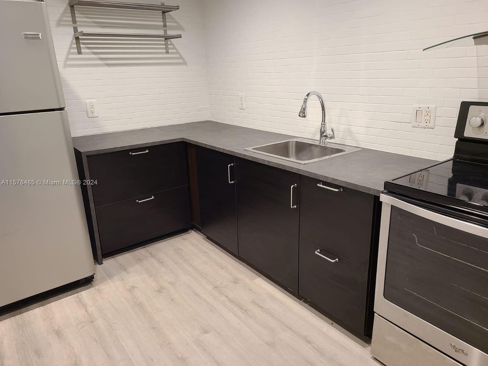 For Rent: $1,690 (1 beds, 1 baths, 822 Square Feet)
