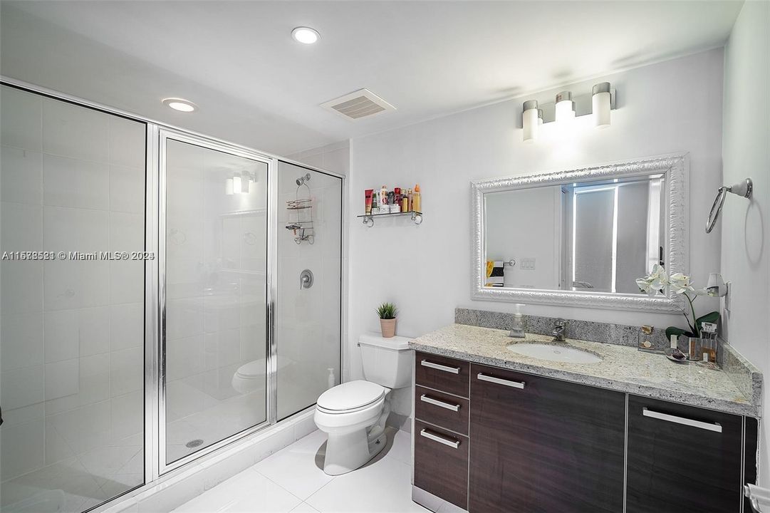 For Sale: $624,900 (2 beds, 2 baths, 1179 Square Feet)