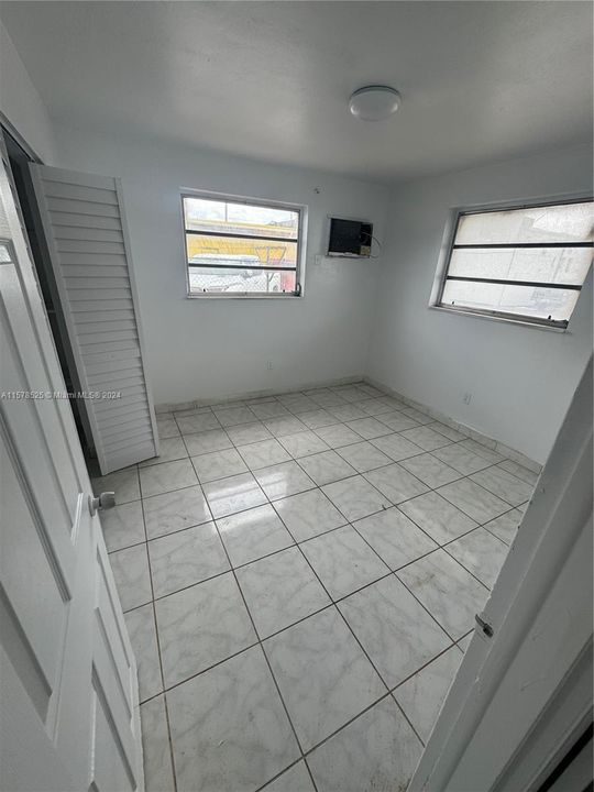 For Rent: $2,100 (2 beds, 1 baths, 6236 Square Feet)
