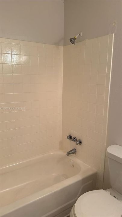 For Rent: $1,750 (2 beds, 2 baths, 894 Square Feet)