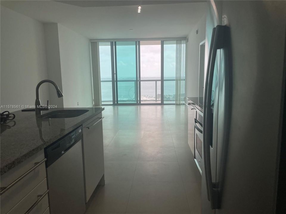 Active With Contract: $4,300 (2 beds, 2 baths, 1198 Square Feet)