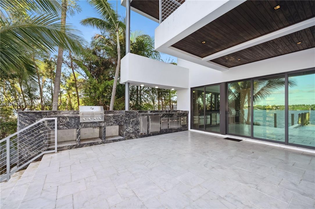 For Sale: $15,690,000 (5 beds, 6 baths, 3326 Square Feet)
