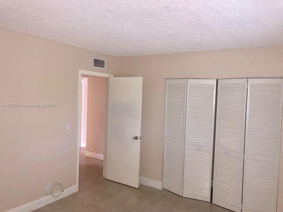Recently Rented: $2,200 (2 beds, 2 baths, 850 Square Feet)
