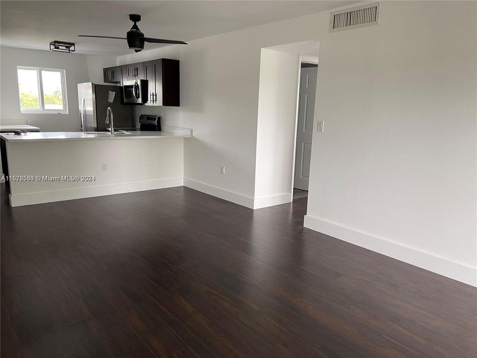 For Rent: $3,600 (2 beds, 2 baths, 934 Square Feet)