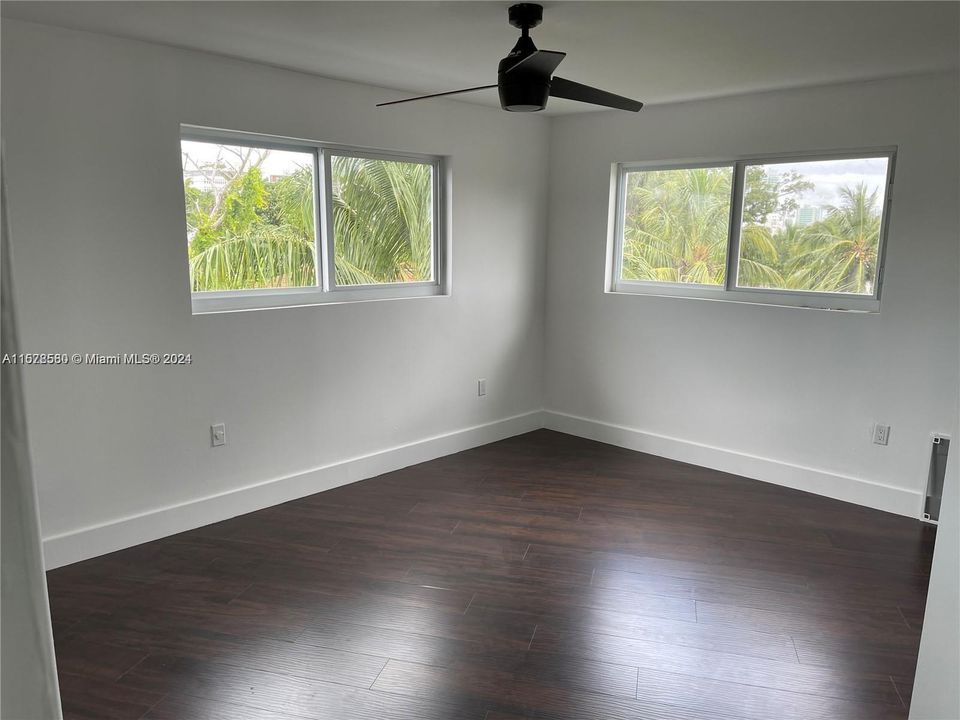 For Rent: $3,600 (2 beds, 2 baths, 934 Square Feet)