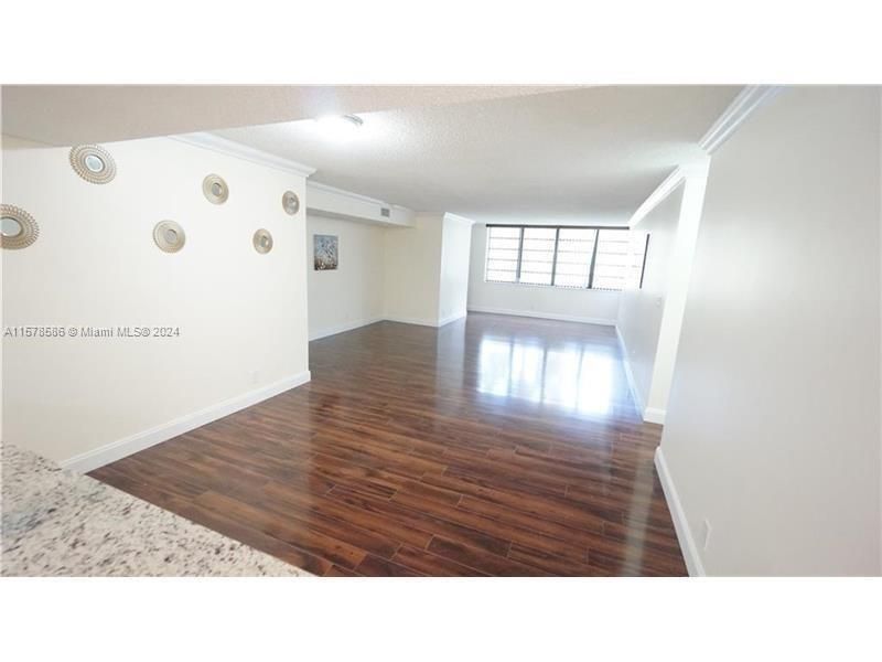 Active With Contract: $2,050 (2 beds, 2 baths, 1310 Square Feet)