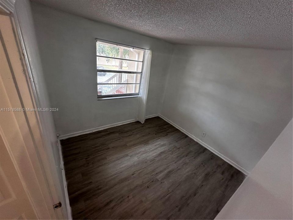 For Sale: $216,500 (2 beds, 2 baths, 768 Square Feet)