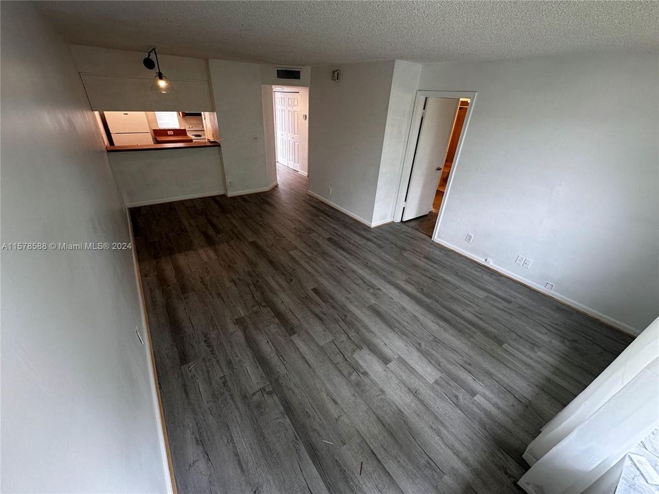 For Sale: $216,500 (2 beds, 2 baths, 768 Square Feet)