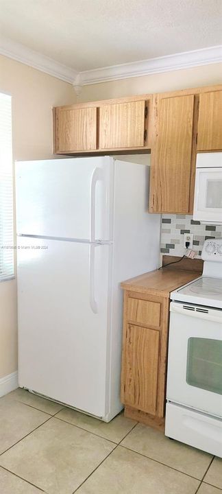 For Rent: $2,550 (3 beds, 2 baths, 1079 Square Feet)