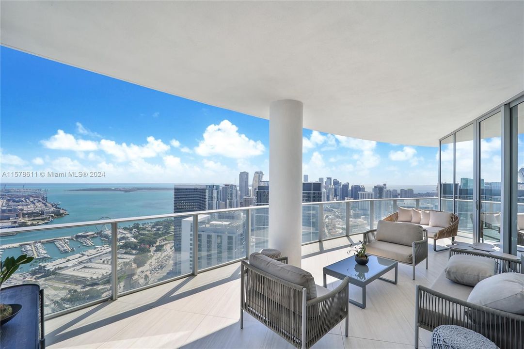 For Sale: $4,900,000 (4 beds, 5 baths, 3852 Square Feet)