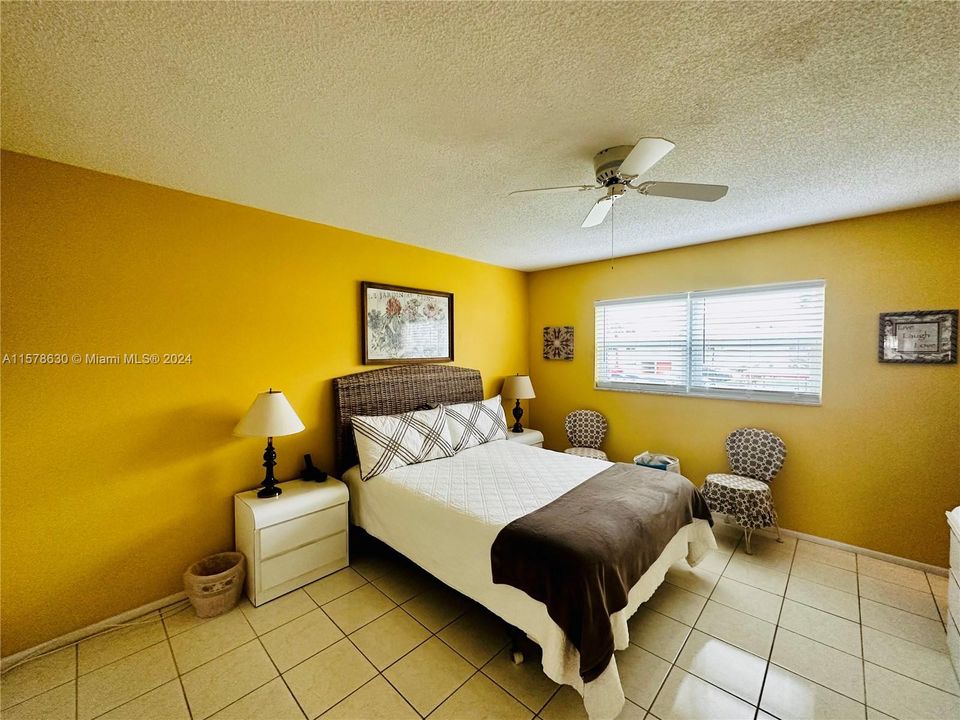 For Sale: $130,000 (1 beds, 1 baths, 720 Square Feet)