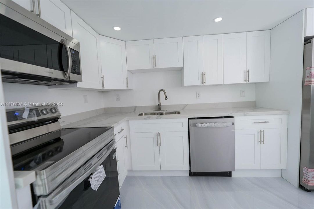 For Rent: $4,100 (2 beds, 2 baths, 1455 Square Feet)