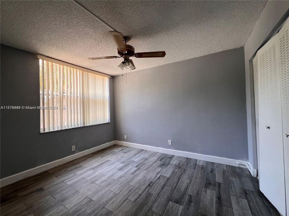 For Rent: $2,150 (2 beds, 2 baths, 965 Square Feet)