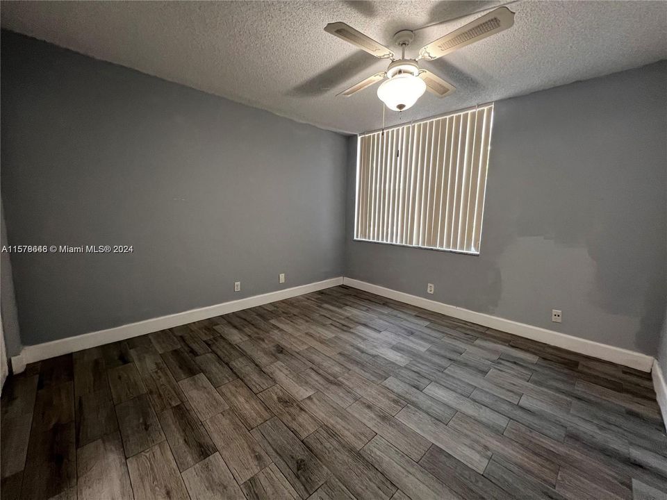 For Rent: $2,150 (2 beds, 2 baths, 965 Square Feet)