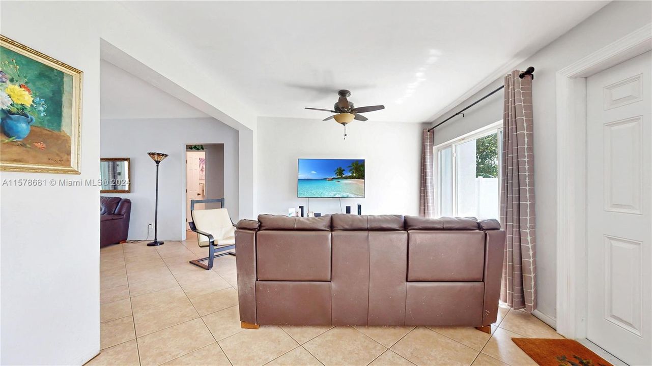 For Sale: $675,000 (3 beds, 2 baths, 1384 Square Feet)