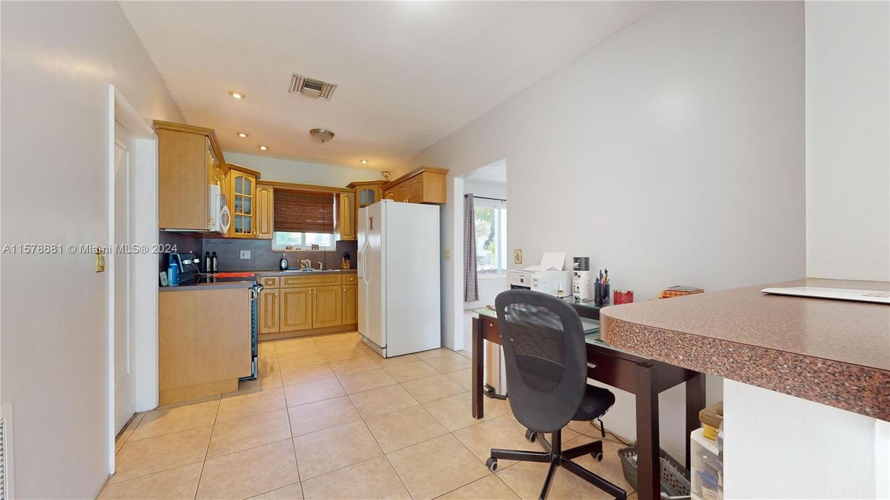 For Sale: $675,000 (3 beds, 2 baths, 1384 Square Feet)