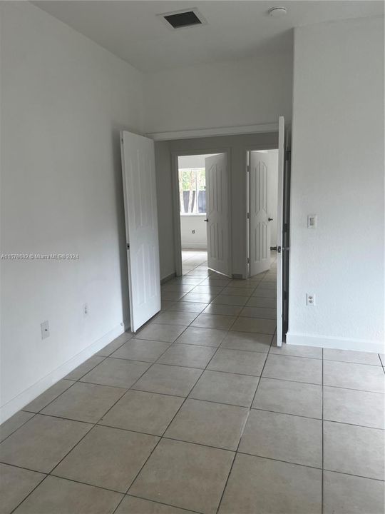 Recently Rented: $3,000 (3 beds, 2 baths, 1740 Square Feet)