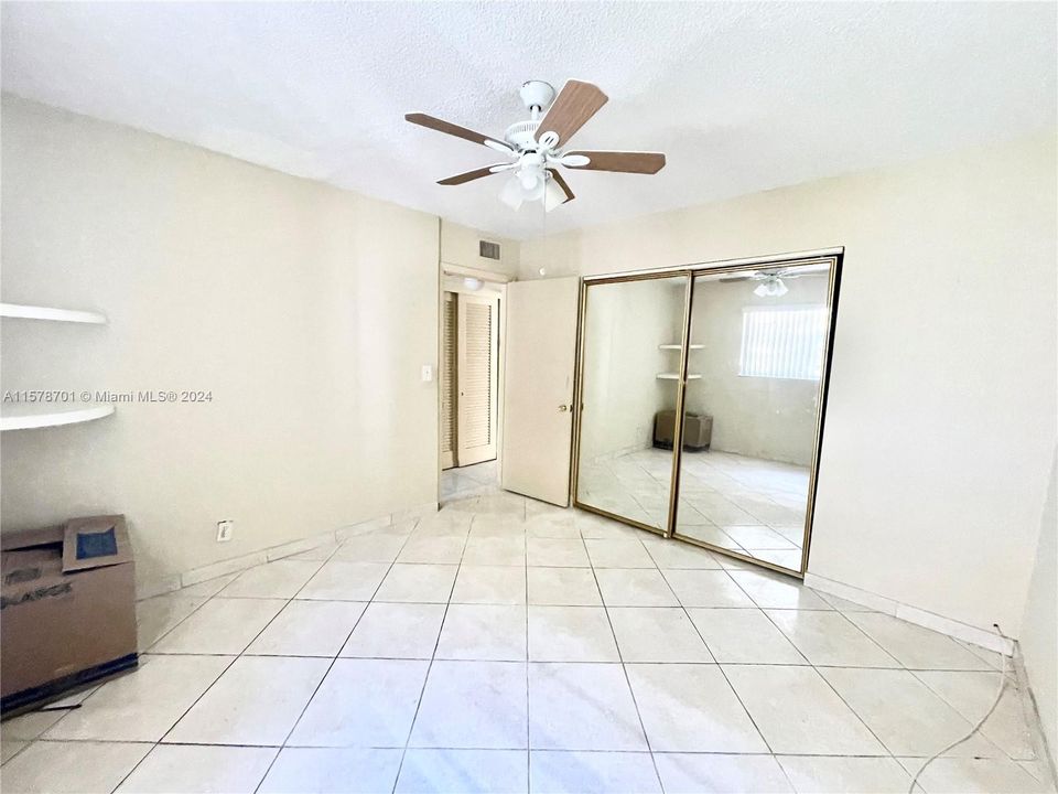 For Sale: $138,000 (1 beds, 1 baths, 510 Square Feet)