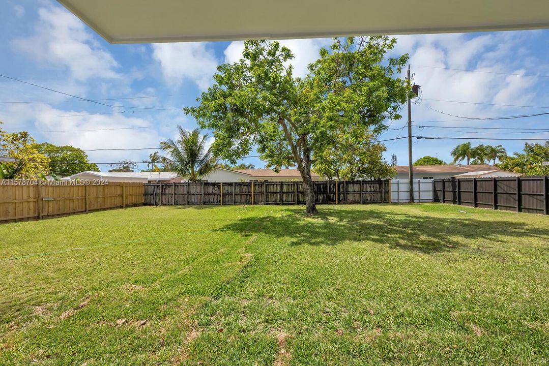 Recently Rented: $3,350 (3 beds, 2 baths, 1100 Square Feet)