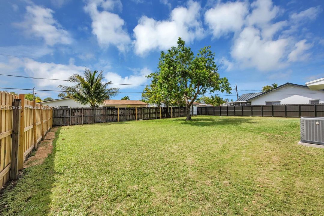 Recently Rented: $3,350 (3 beds, 2 baths, 1100 Square Feet)