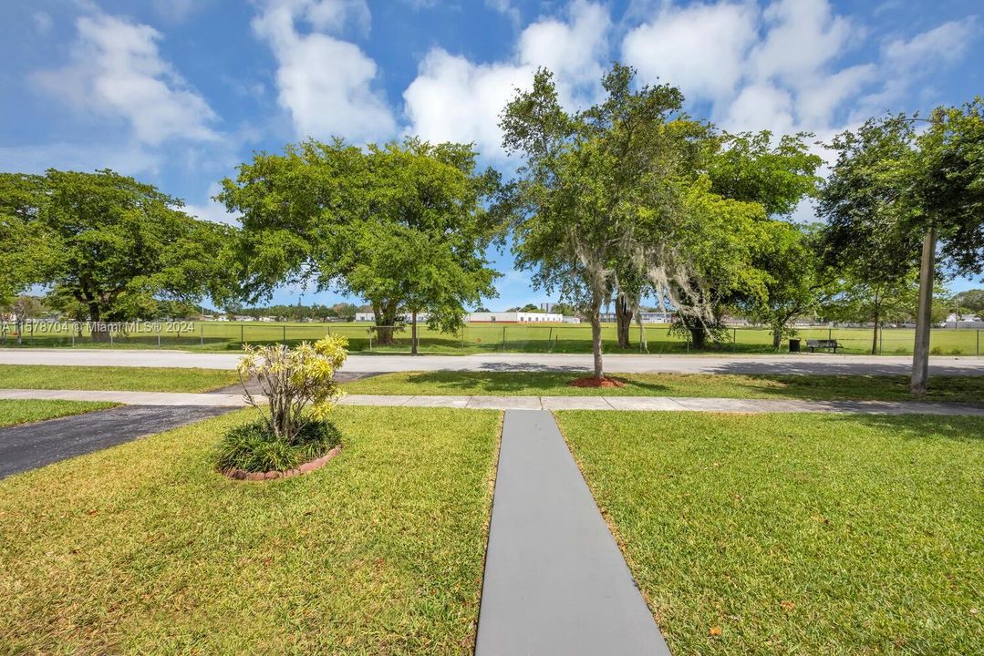 Recently Rented: $3,350 (3 beds, 2 baths, 1100 Square Feet)