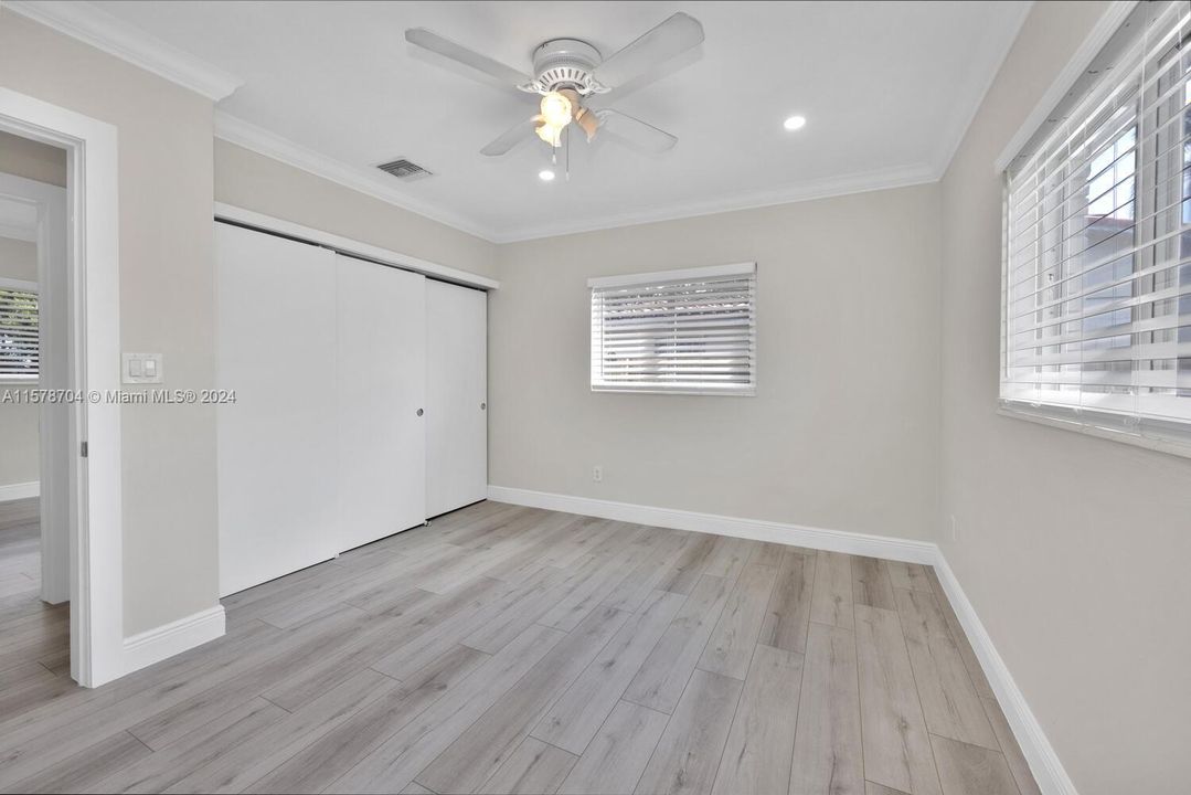 Recently Rented: $3,350 (3 beds, 2 baths, 1100 Square Feet)