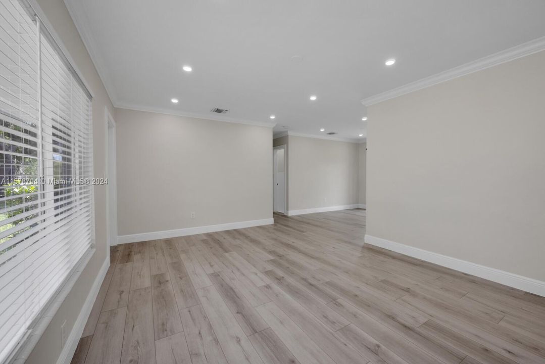 Recently Rented: $3,350 (3 beds, 2 baths, 1100 Square Feet)