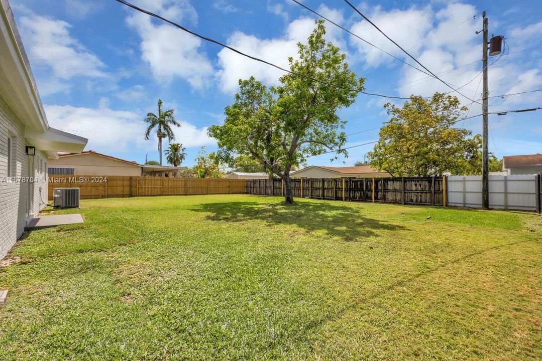 Recently Rented: $3,350 (3 beds, 2 baths, 1100 Square Feet)