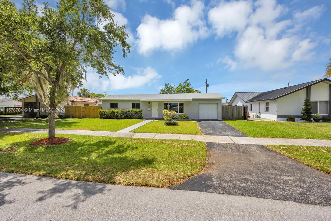 Recently Rented: $3,350 (3 beds, 2 baths, 1100 Square Feet)