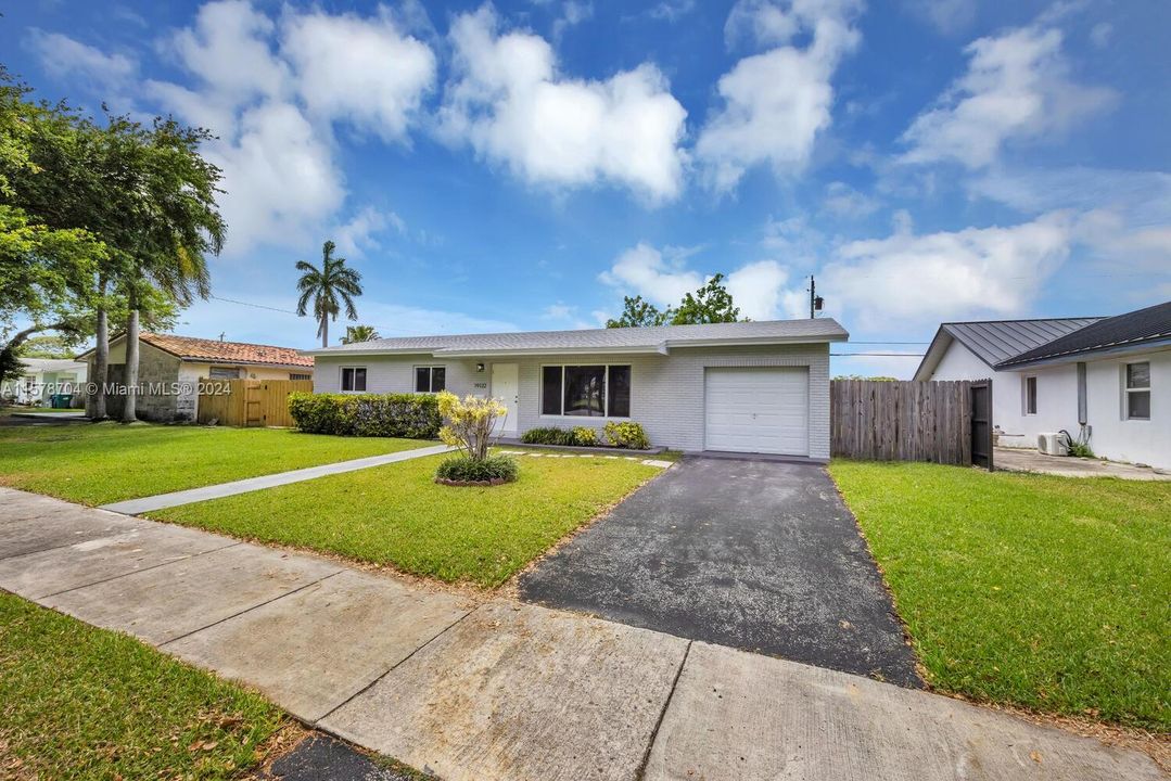 Recently Rented: $3,350 (3 beds, 2 baths, 1100 Square Feet)