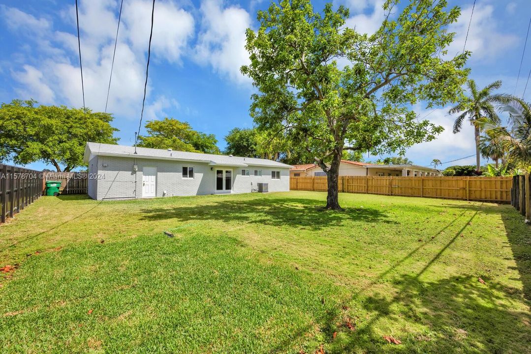 Recently Rented: $3,350 (3 beds, 2 baths, 1100 Square Feet)