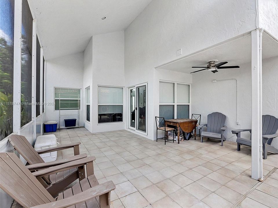 Active With Contract: $3,950 (4 beds, 2 baths, 2133 Square Feet)