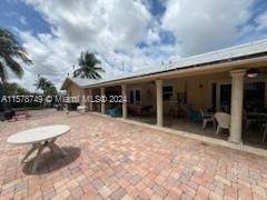 For Sale: $909,500 (4 beds, 2 baths, 3384 Square Feet)