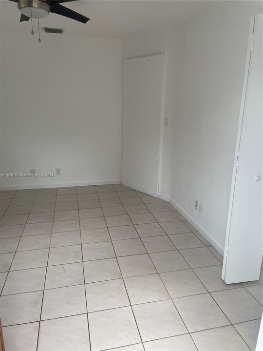 Recently Rented: $975 (1 beds, 1 baths, 125 Square Feet)