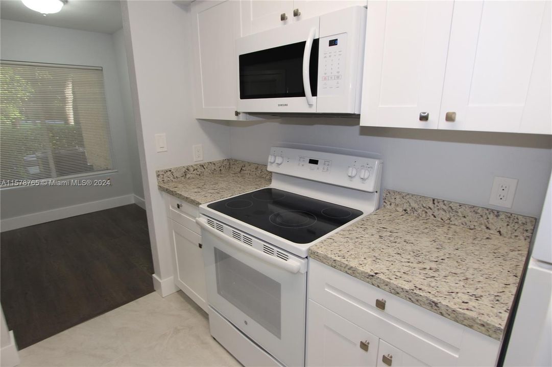 For Rent: $1,750 (1 beds, 1 baths, 834 Square Feet)