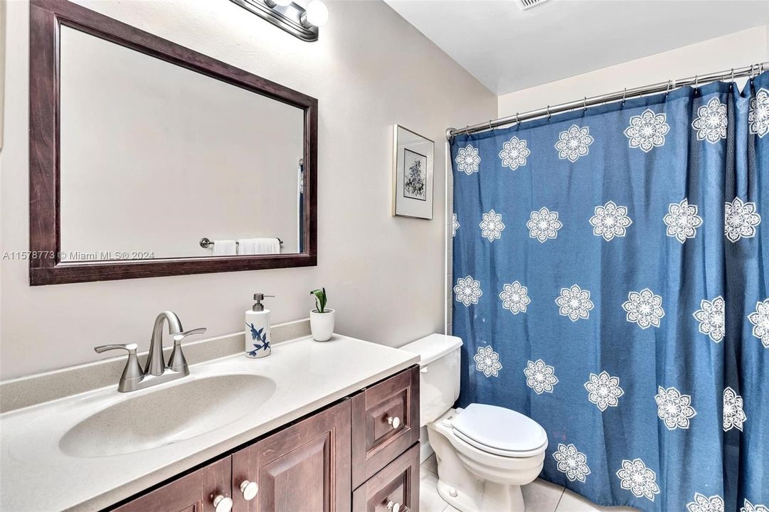 For Sale: $559,000 (3 beds, 2 baths, 1385 Square Feet)